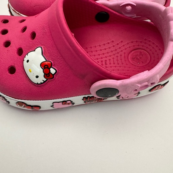Crocs Children Size 9 PinkHello Kitty Crocs Slip on Clogs Fast Shipping - Picture 5 of 13
